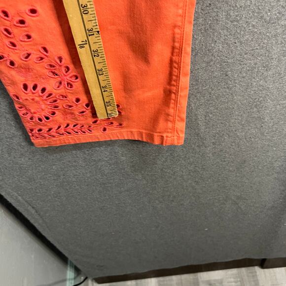 Laurie Felt Regular Daisy Floral Embroidered Ankle_Jeans Light Coral Plus 24 - Picture 12 of 14